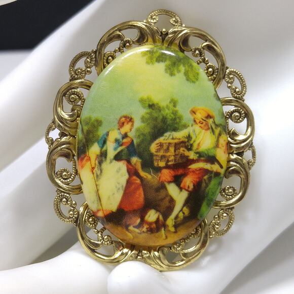 Vintage Western Germany Cameo Lucite Brooch, Filigree Gold Tone, 1960s - Picture 1 of 10